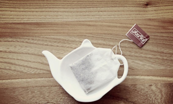 Для чего на самом деле нужна бирка на чайном пакетике: правильный ответ знают единицы