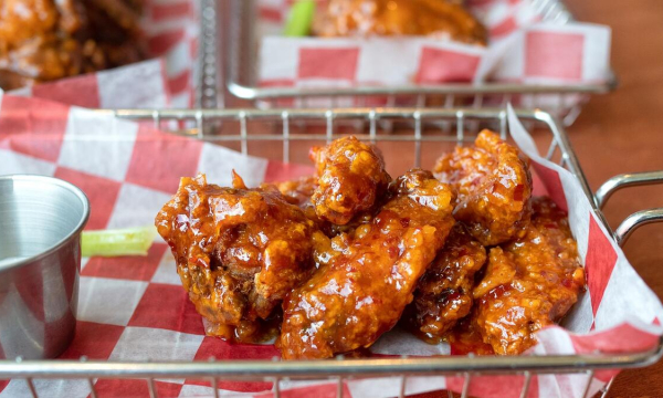 В этом соусе курица будет неимоверно вкусной: простой рецепт божественного блюда