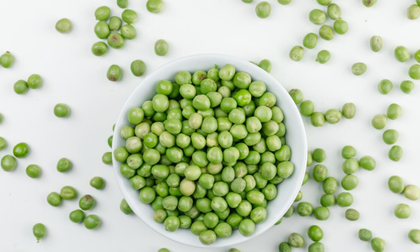 В чем польза жидкости из консервированного горошка: никогда ее не выливайте