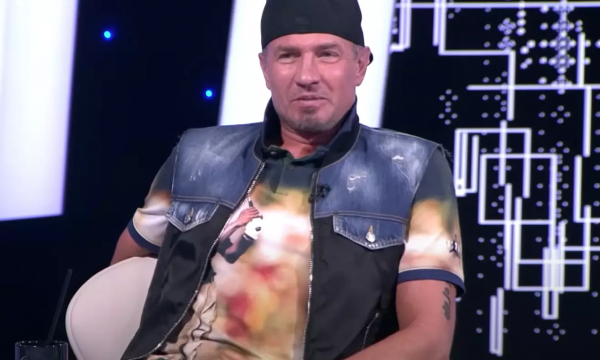 Роман Костомаров выступил в шоу в роли Железного Дровосека и довёл жюри до слёз