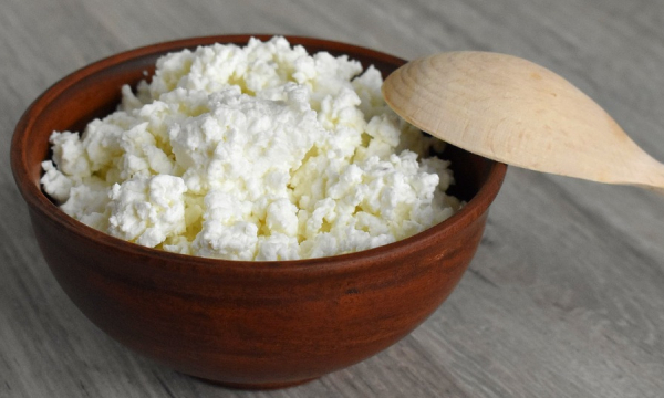 Людям нельзя есть творог: врач рассказал, почему