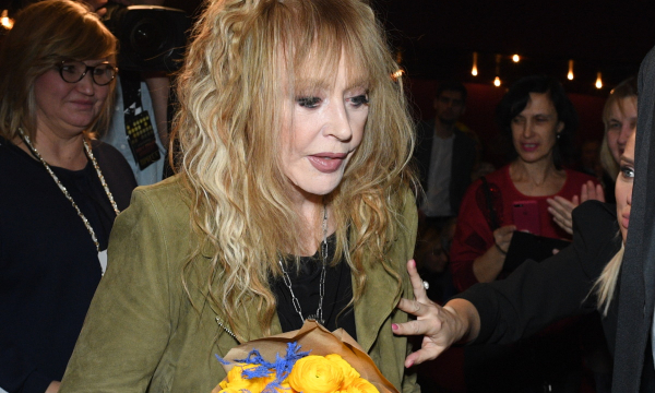 Брошенная Галкиным Пугачева осталась одна за границей с детьми: грустные и поникшие